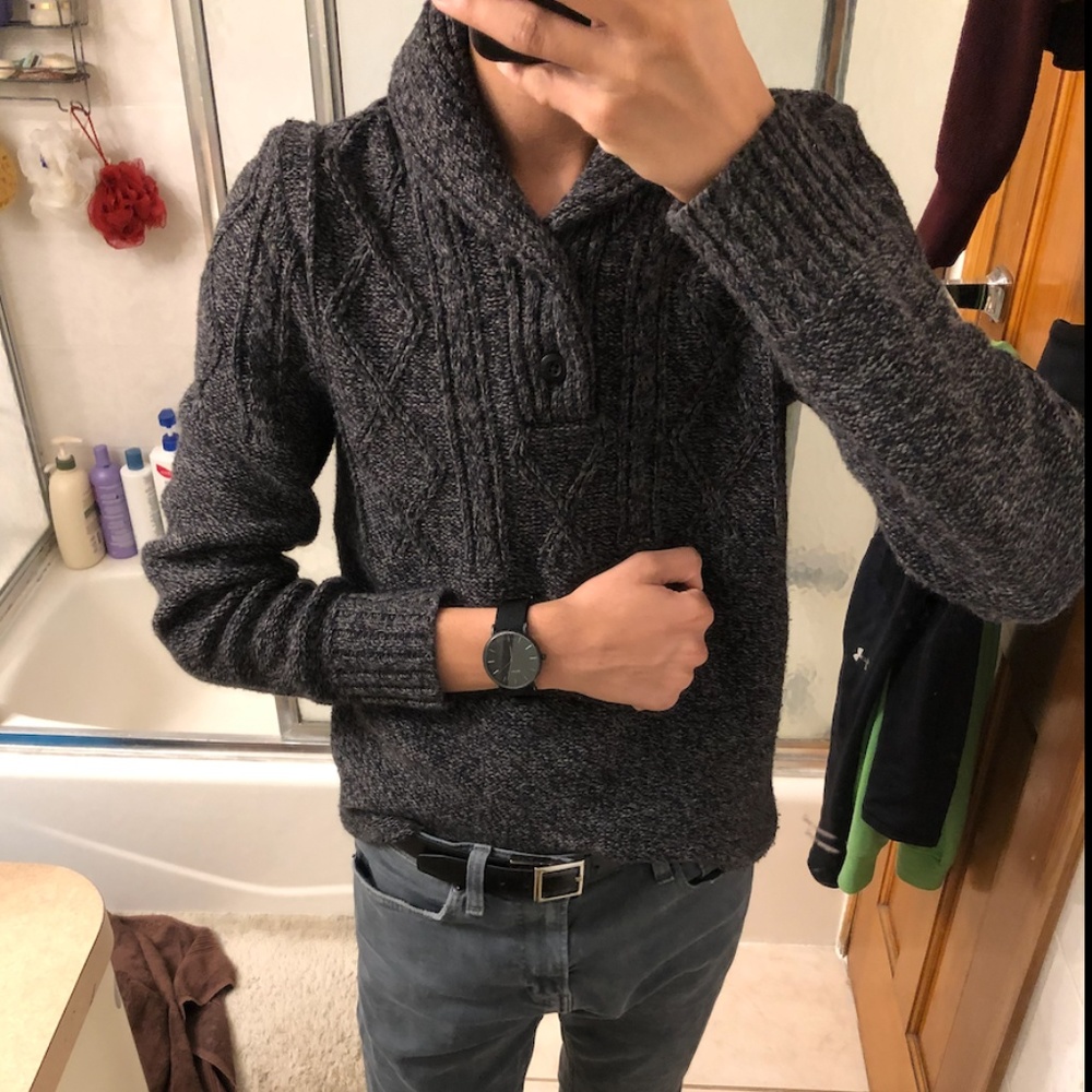 American Eagle Knit Grey Sweater